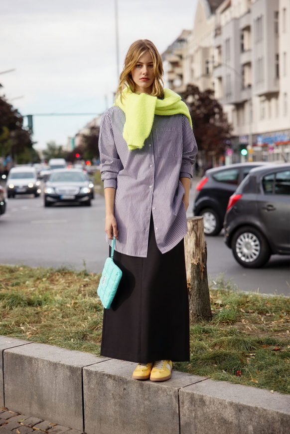 Gestreifte Oversized Hemdbluse BLOS:SOM