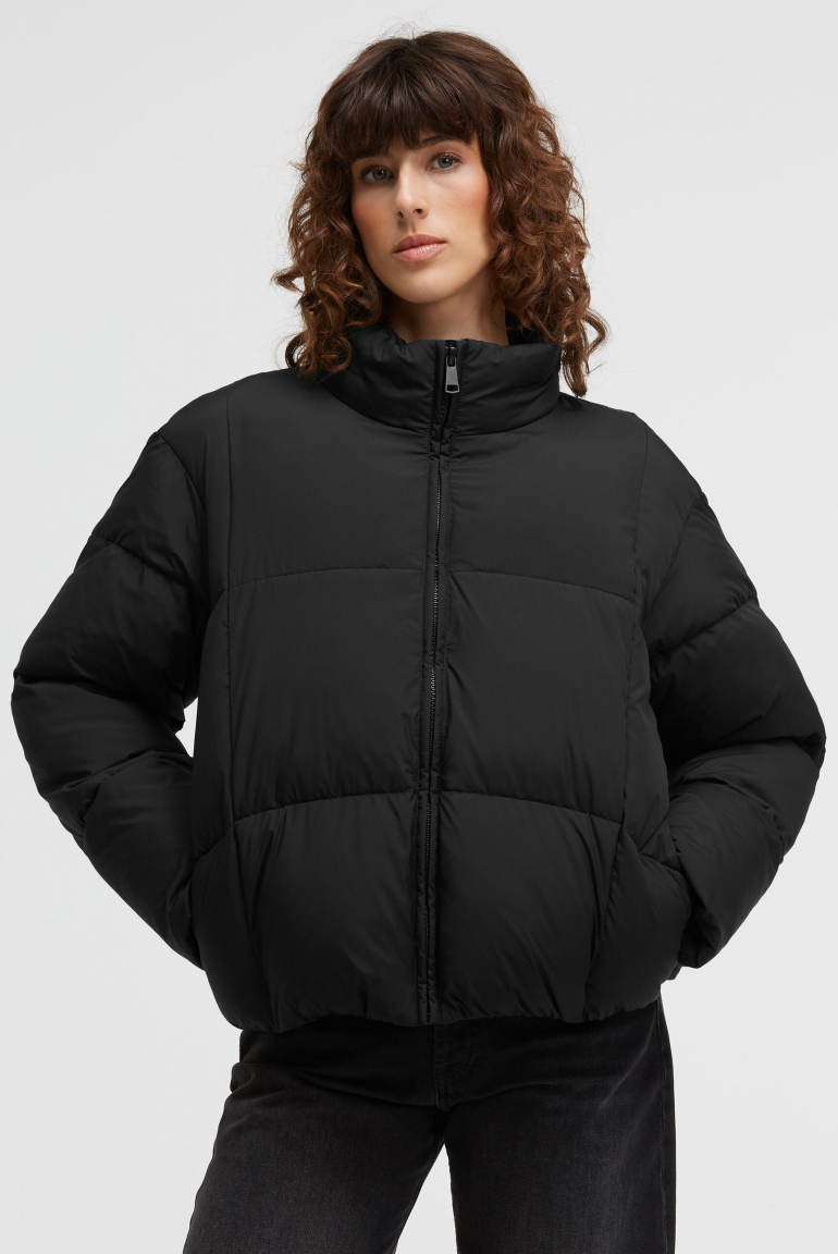 Kurze Steppjacke ON:ION mit Stehkragen black