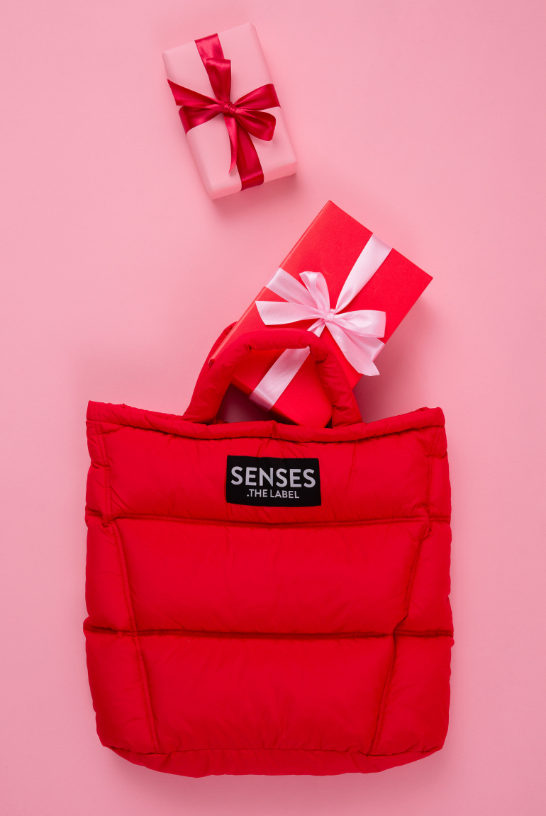 Puffer Bag ADOR:ABLE mit Schulterriemen aura red