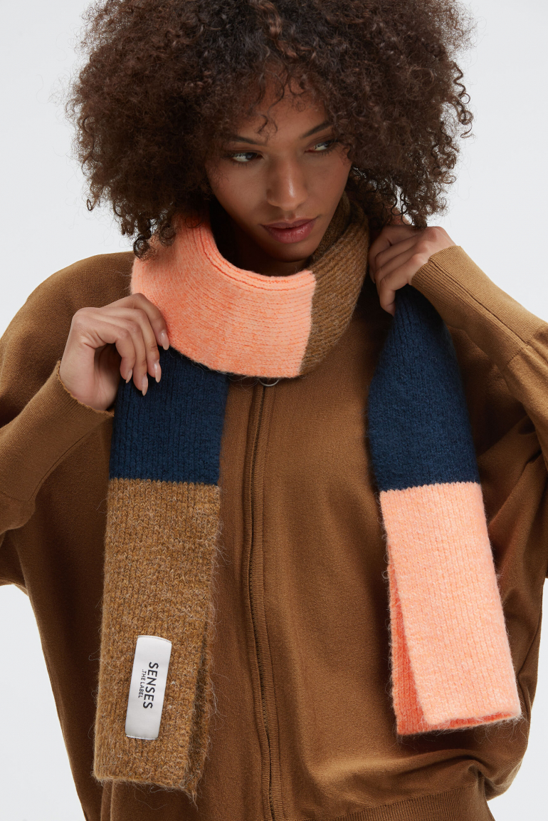 Strickschal A:LM mit Colour-Blocking blue navy / light cognac