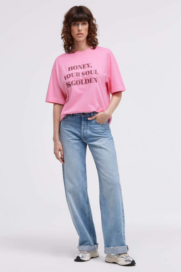 T-Shirt TE:CLA Oversized mit Wording Print rose pink