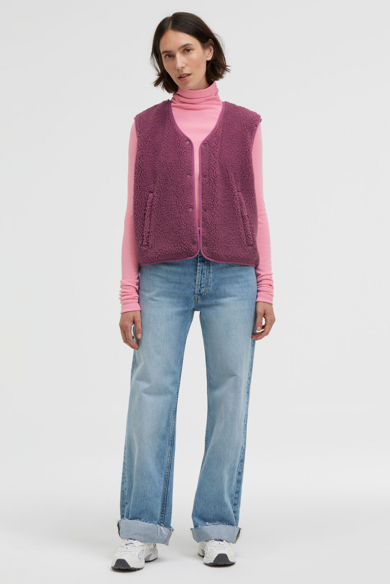 Weste SV:EA im Sherpa-Look anemone red