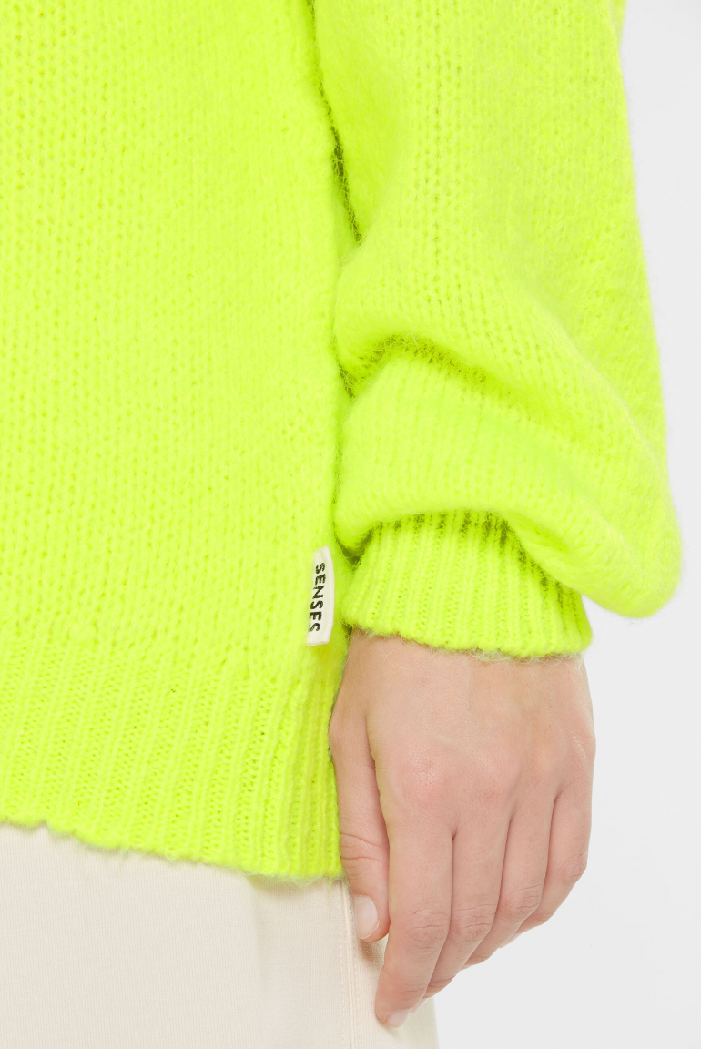 Flauschiger Pullover KAMI:LE mit Rundhalsausschnitt new lime