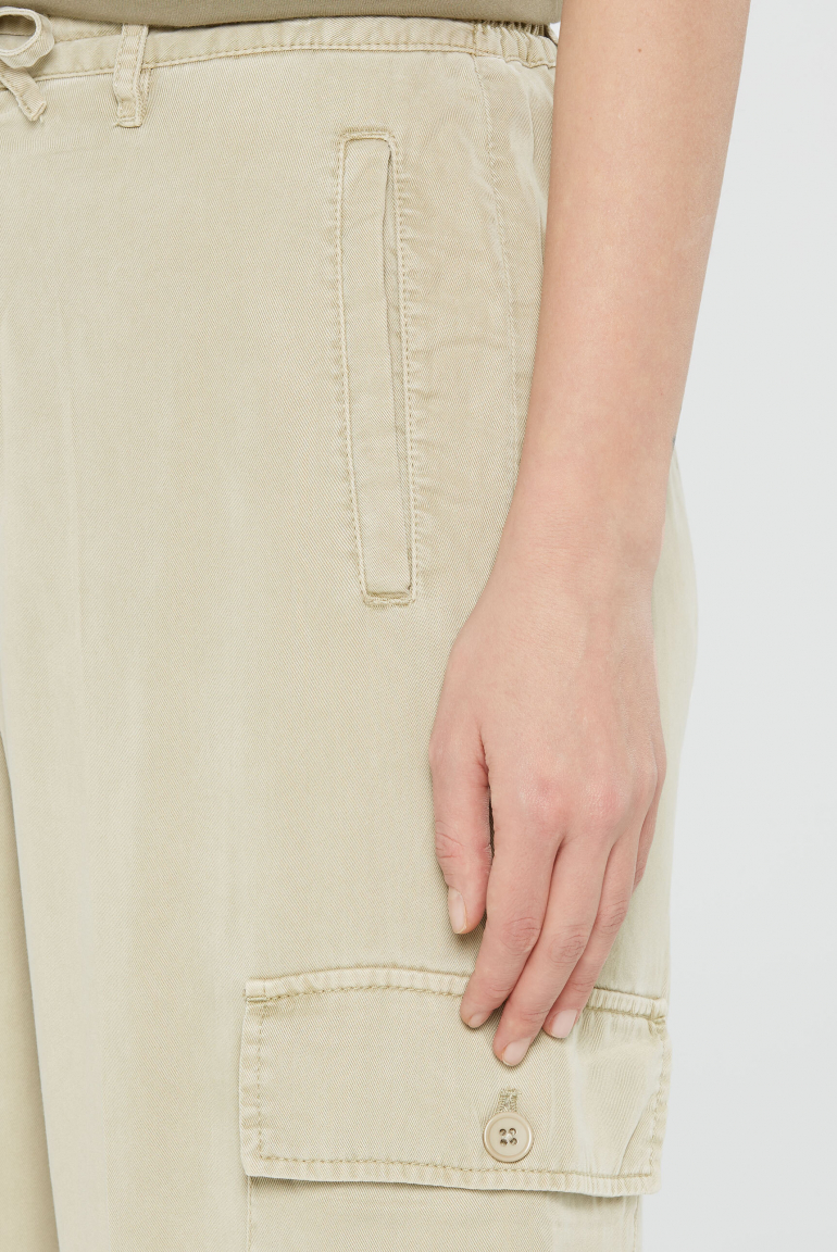 Fließende Cargohose PE:RTH mit weitem Bein light sage