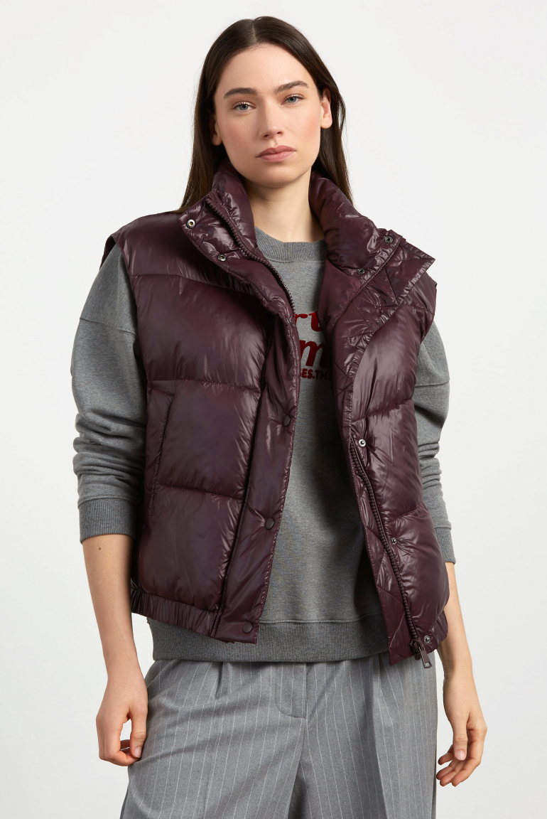 Glänzende Steppweste Oversized deep plum