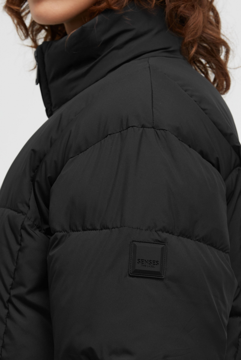 Kurze Steppjacke ON:ION mit Stehkragen black