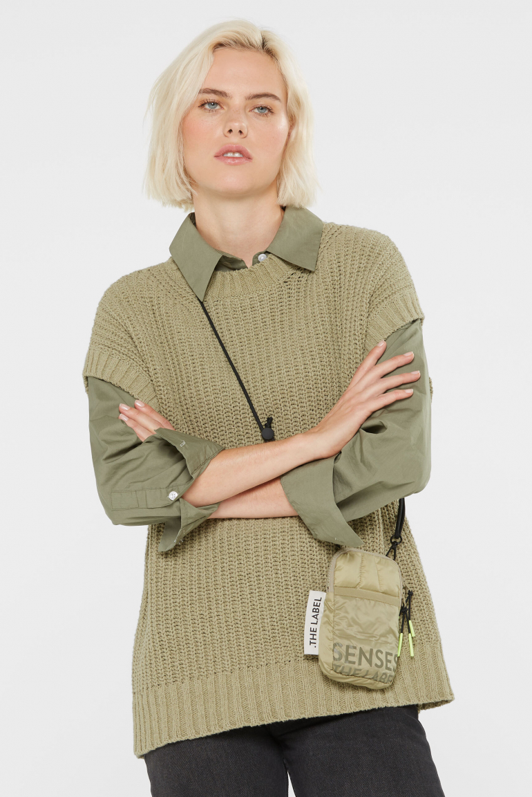 Smartphone Puffer Bag mit Kordel light sage