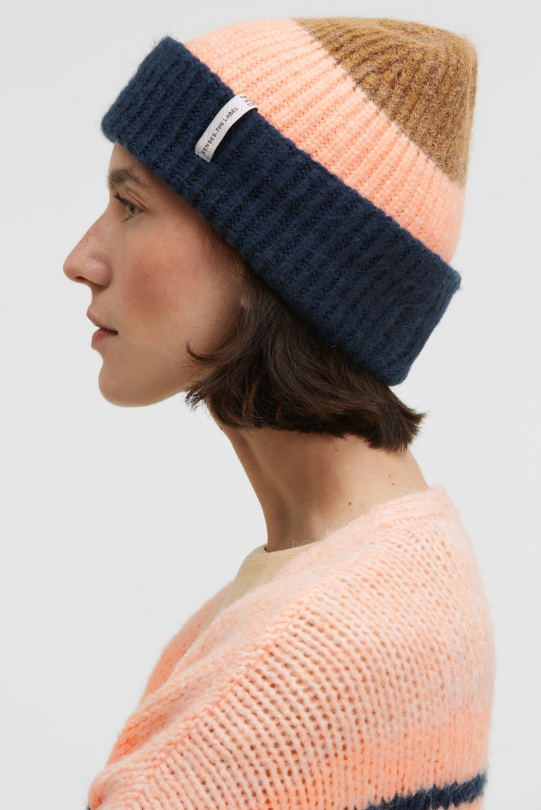 Strickmütze AURO:RA mit Colour-Blocking blue navy / light cognac