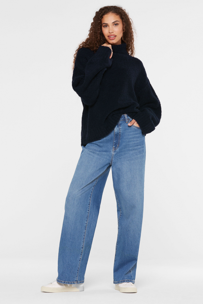 Bouclé-Pullover mit Stehkragen