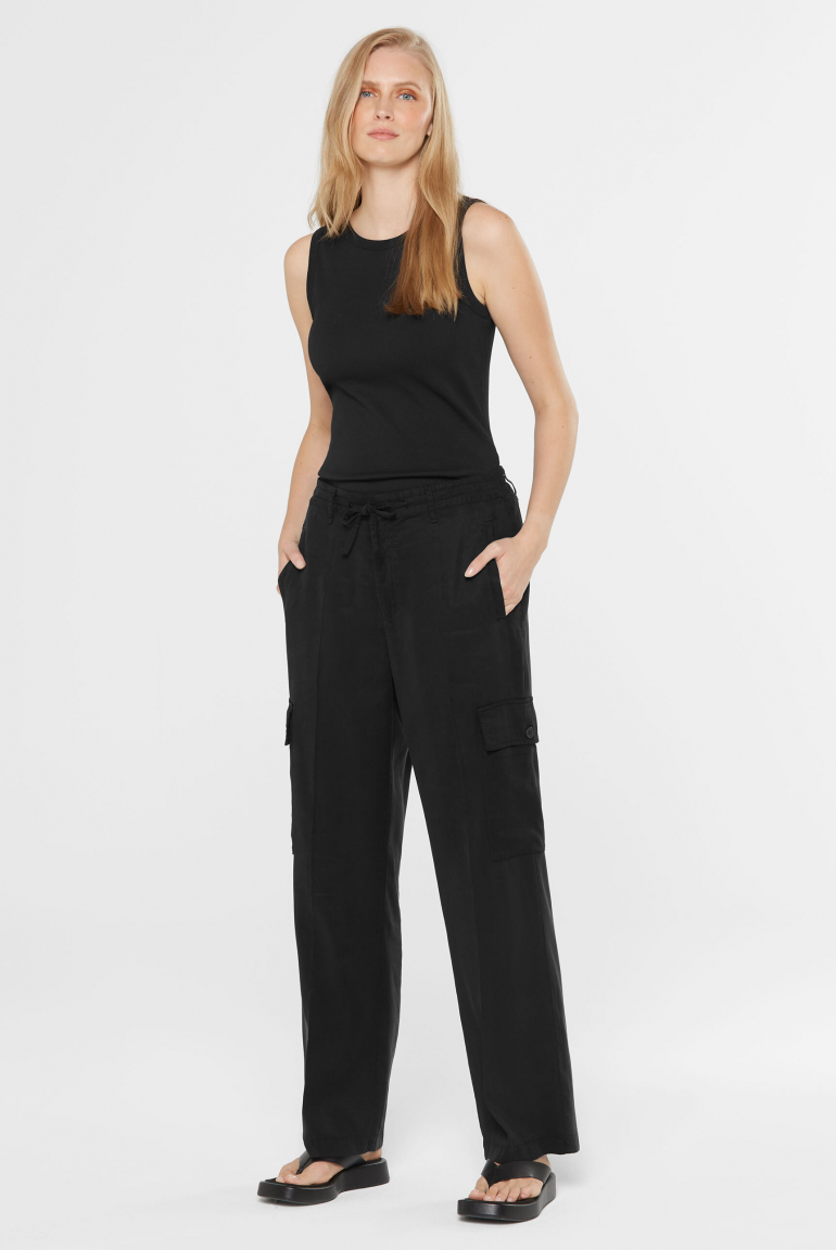 Fließende Cargohose PE:RTH mit weitem Bein