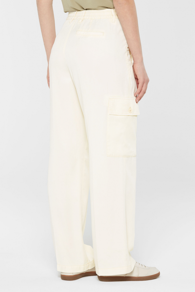 Fließende Cargohose PE:RTH mit weitem Bein