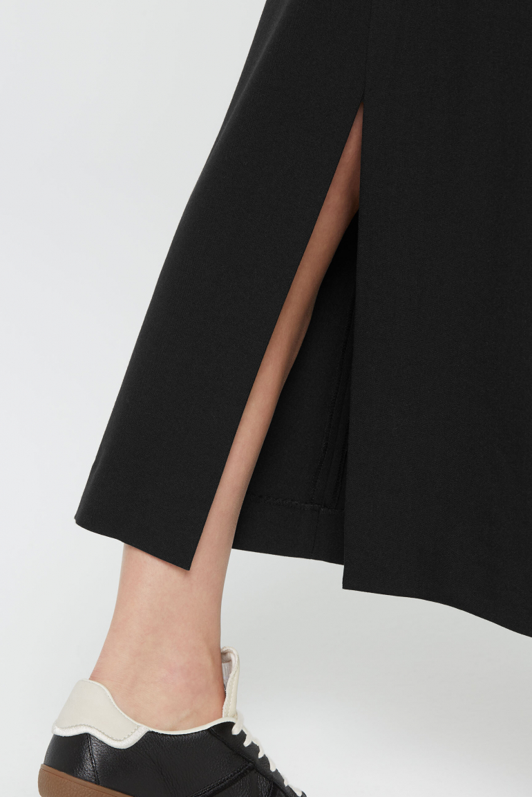 Schmal geschnittener Maxirock FRE:YA mit Anzug-Details