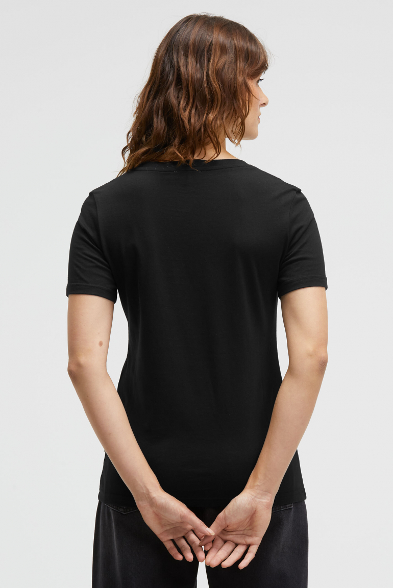 Basic T-Shirt TA:VI mit V-Ausschnitt