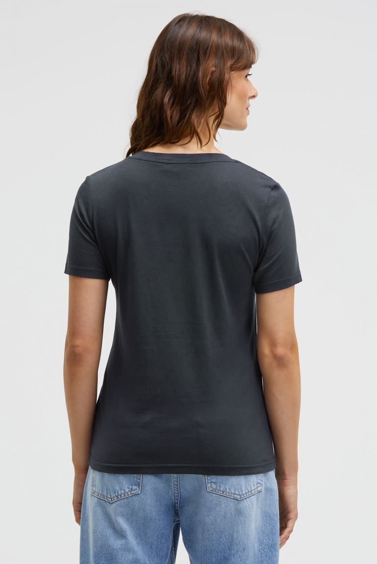 Basic T-Shirt TA:VI mit V-Ausschnitt