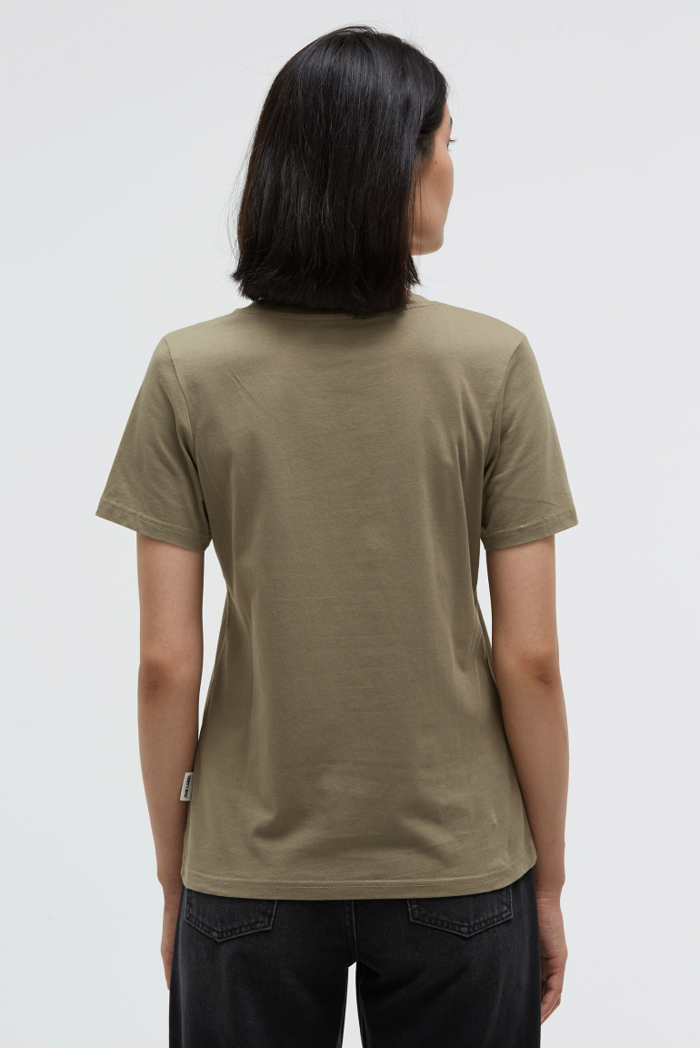 Basic T-Shirt TA:VI mit V-Ausschnitt