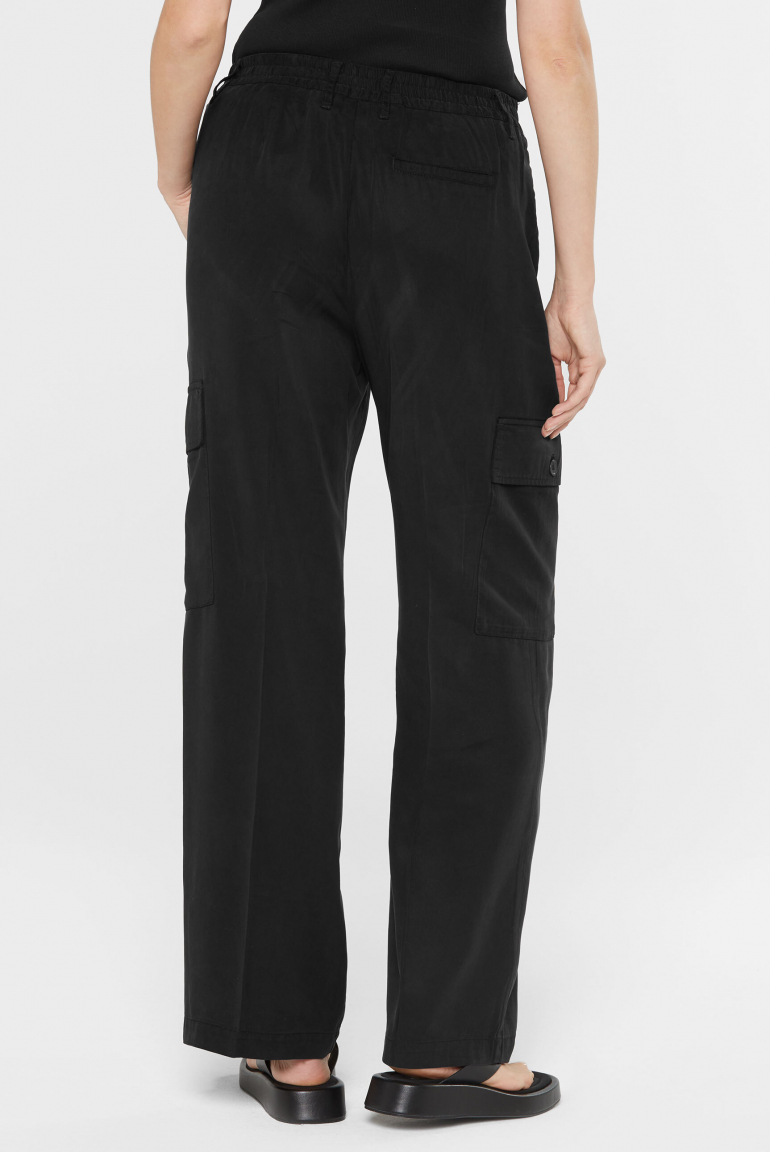 Fließende Cargohose PE:RTH mit weitem Bein