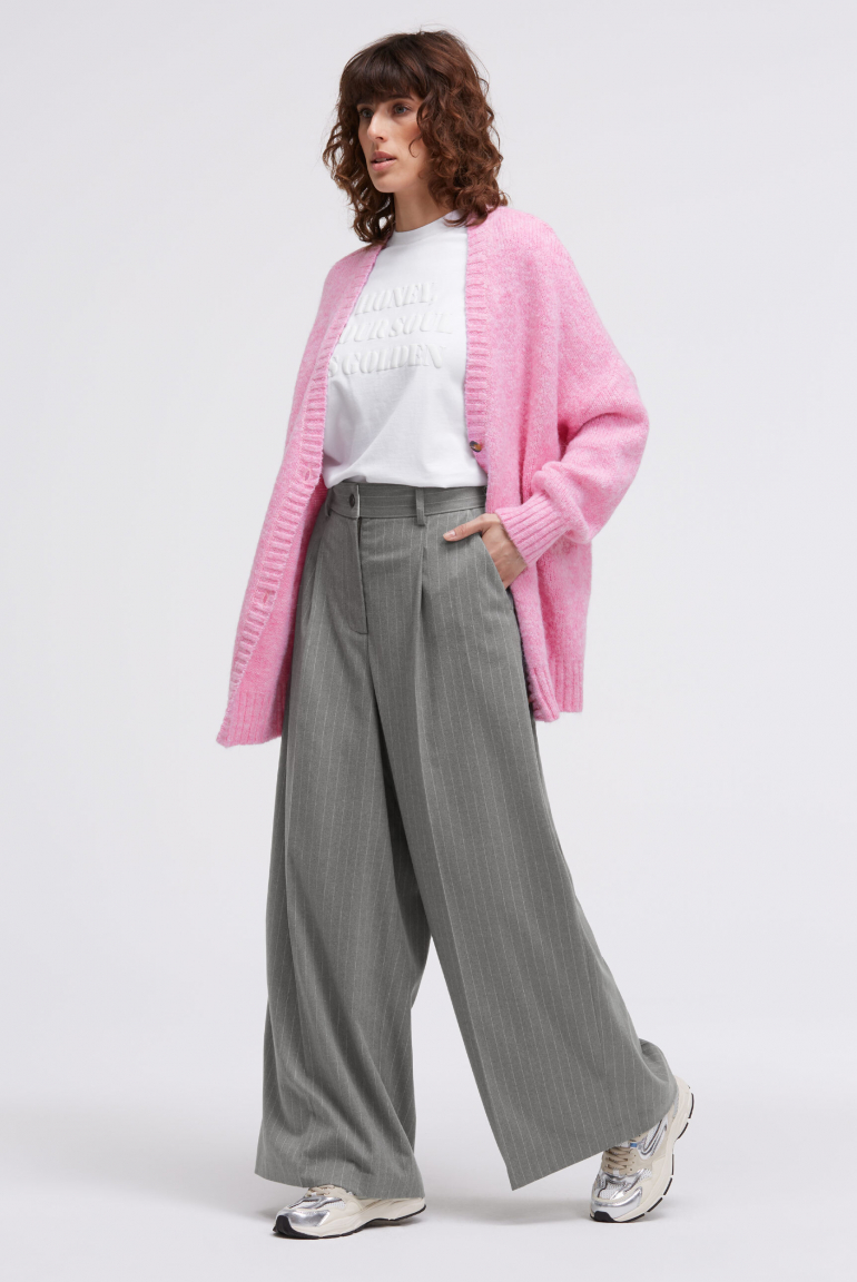 Nadelstreifenhose PE:RI mit extra weitem Bein