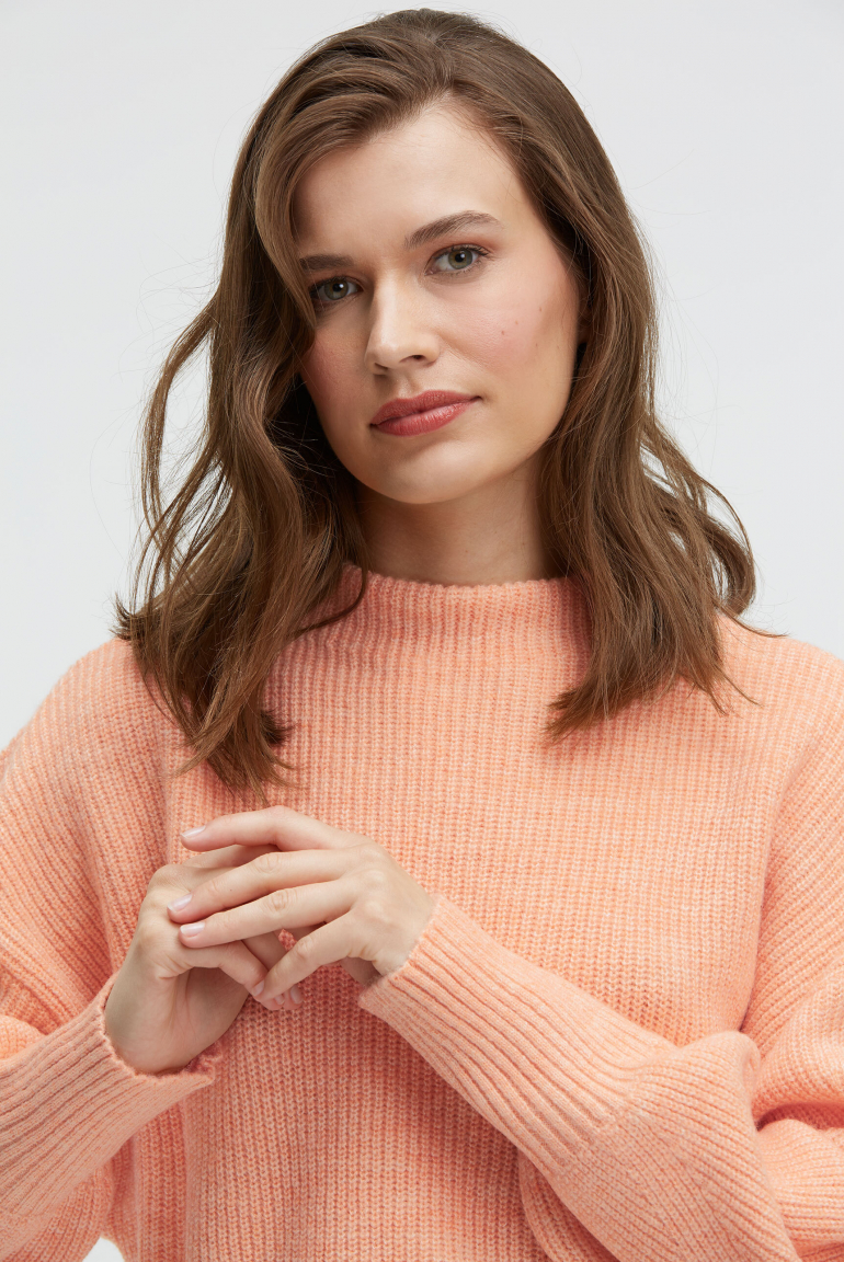 Pullover KAR:MA mit Rippstrickmuster und Ballonärmeln