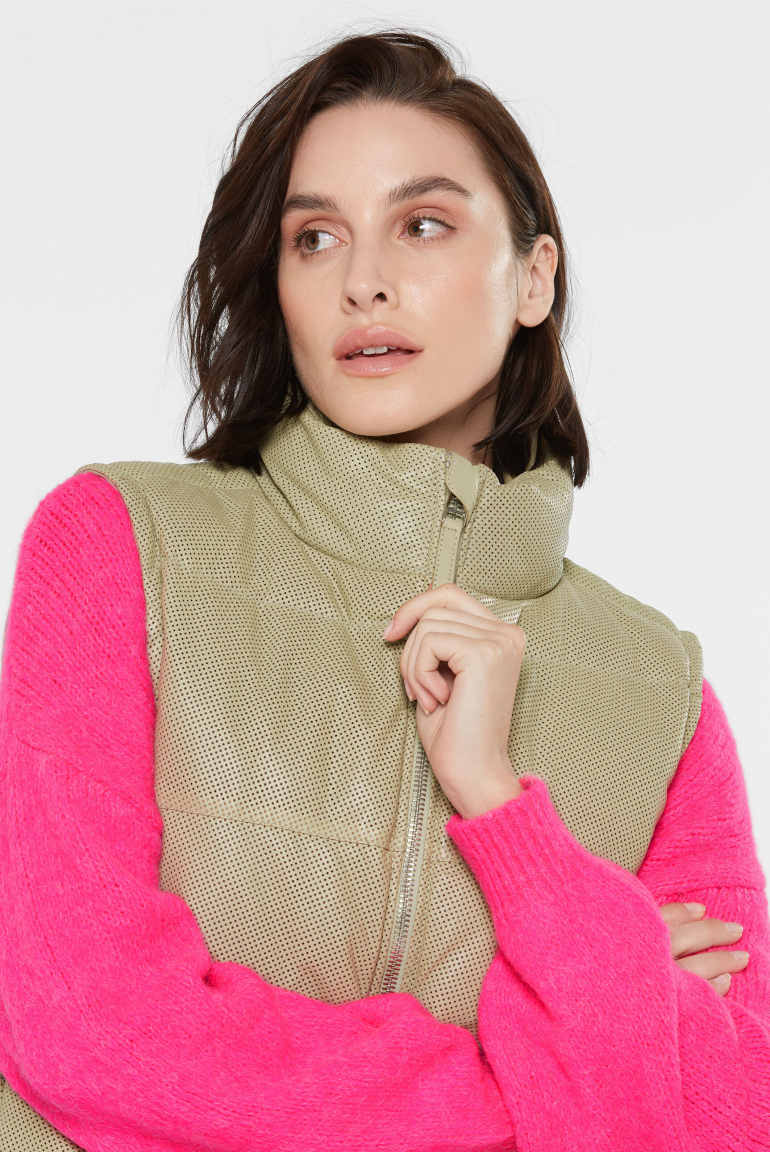 Steppweste OTTA:WA aus perforiertem Leder