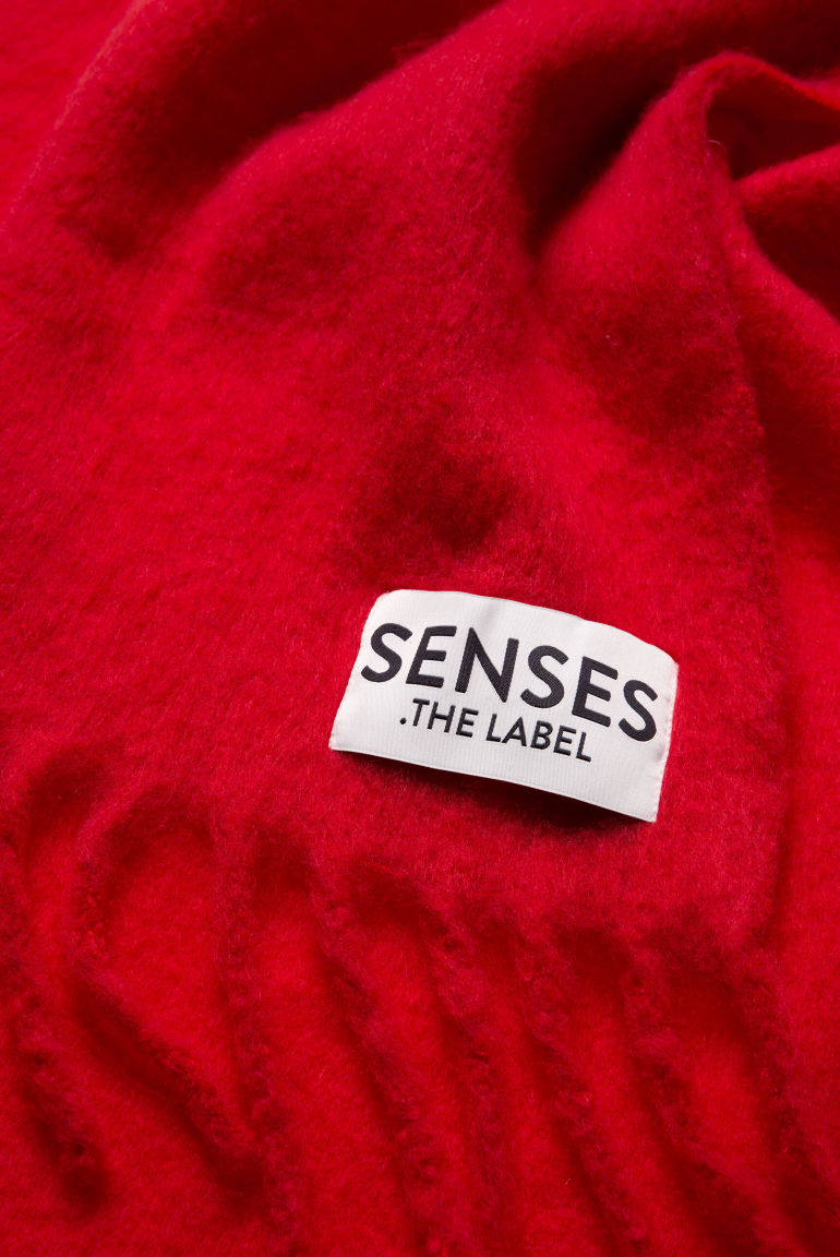 Angerauter Schal AMA:RY mit Fransen aura red