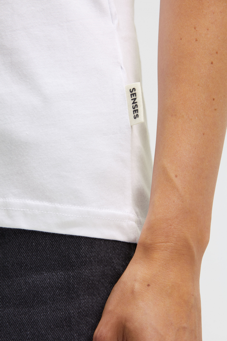 Basic T-Shirt TA:VI mit V-Ausschnitt