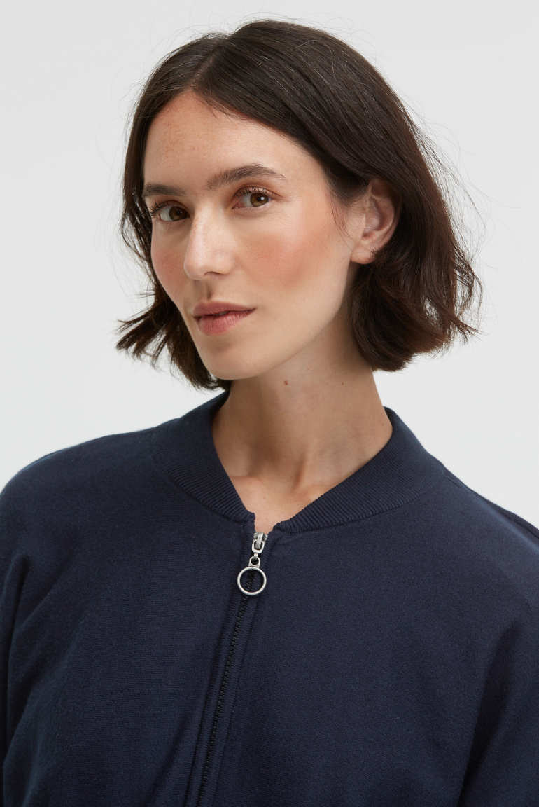 Cardigan KO:MET aus Feinstrick mit Zipper