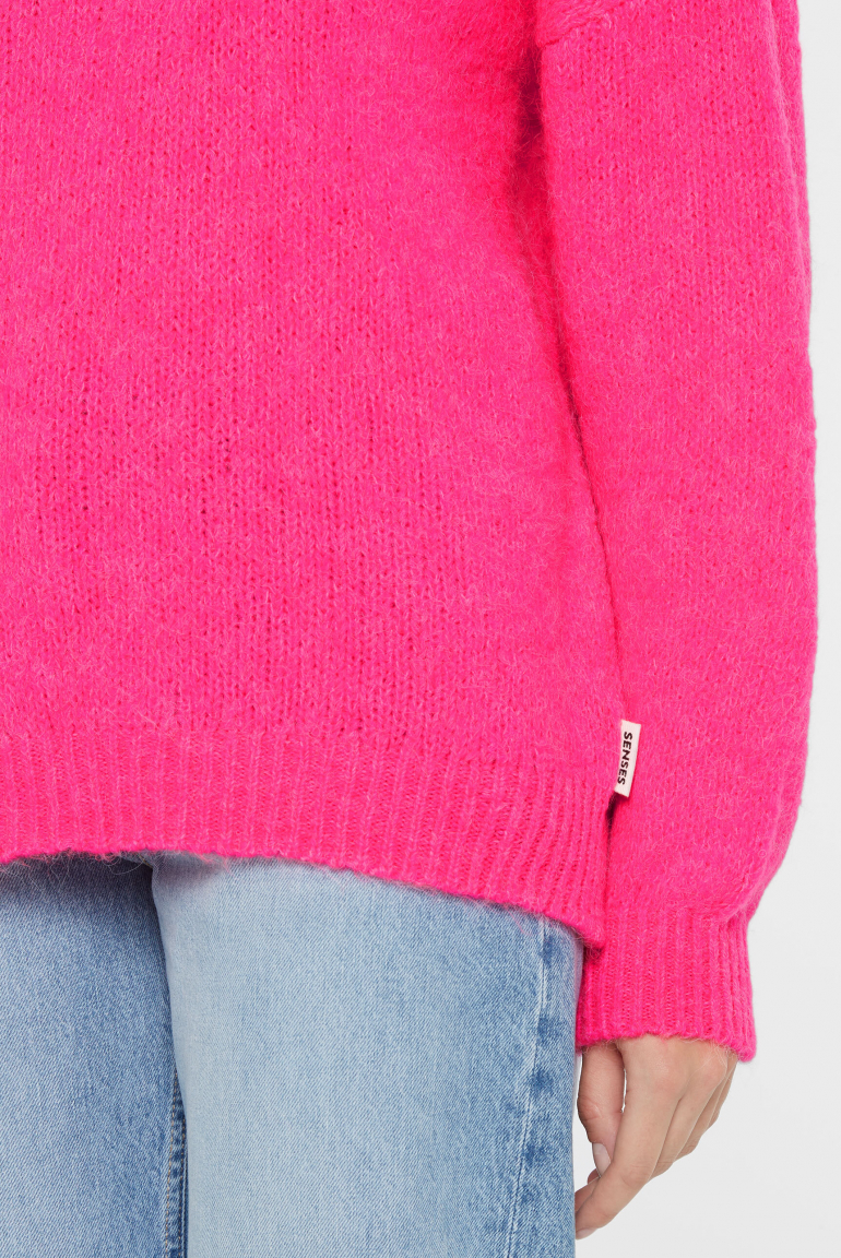 Flauschiger Pullover KA:MILE mit Rundhalsausschnitt