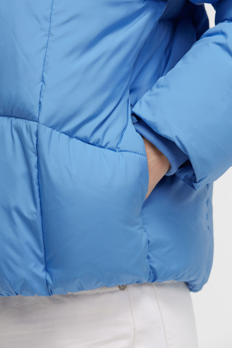 Kurze Steppjacke ON:ION mit Stehkragen