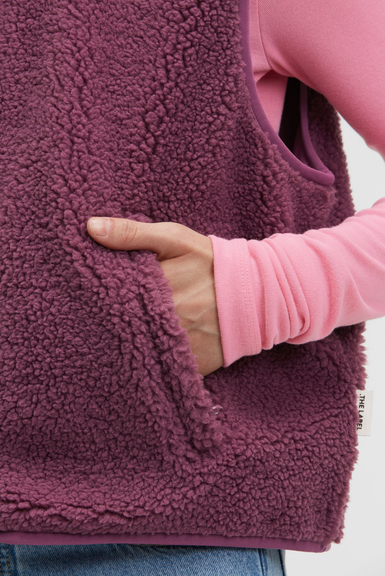 Weste SV:EA im Sherpa-Look