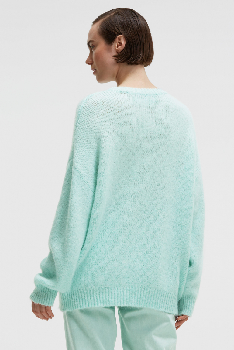 Flauschiger Pullover KAMI:LE mit Rundhalsausschnitt