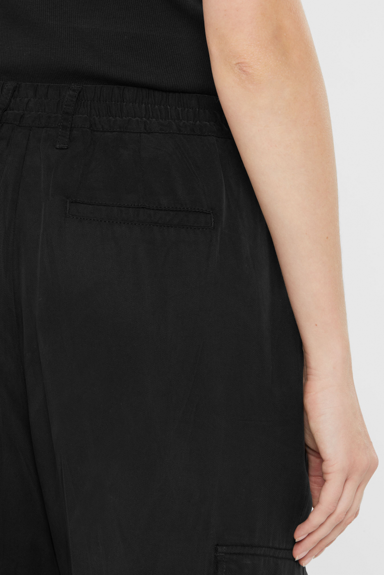 Fließende Cargohose PE:RTH mit weitem Bein