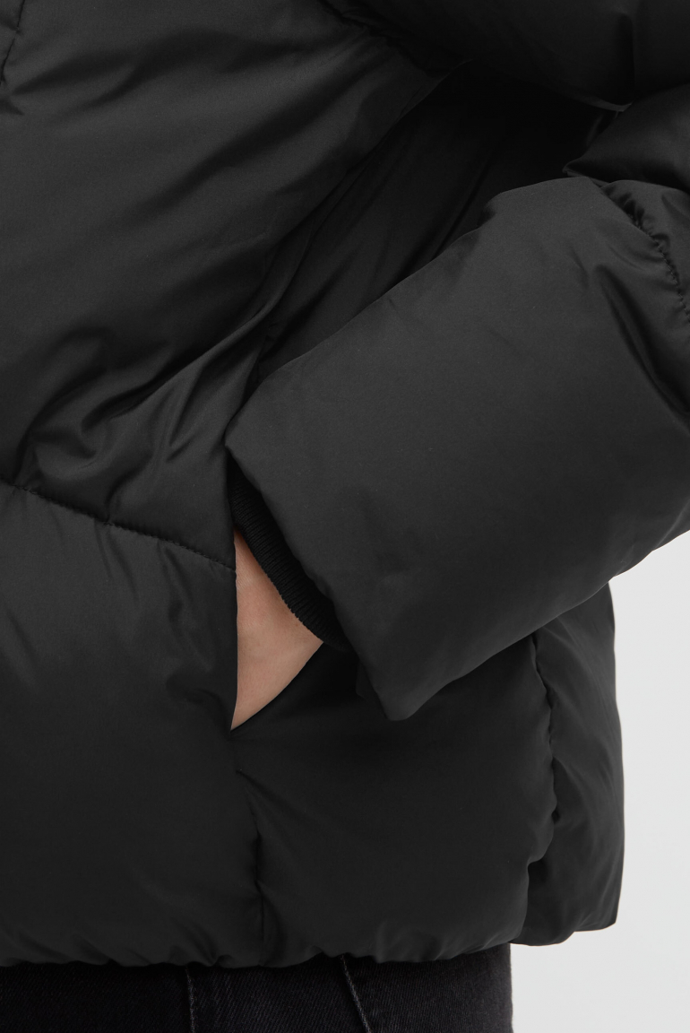 Kurze Steppjacke ON:ION mit Stehkragen