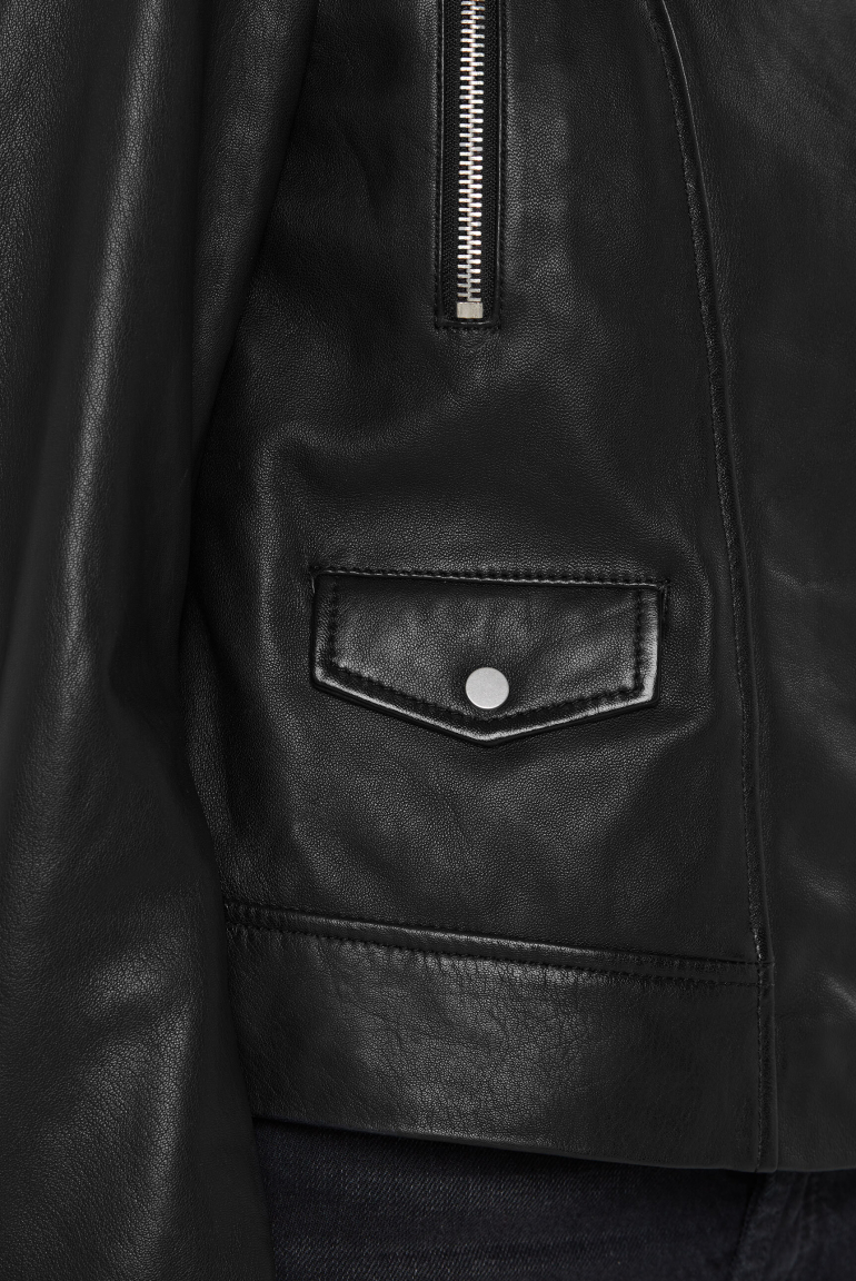 Lederjacke ODI:NE im Biker-Stil