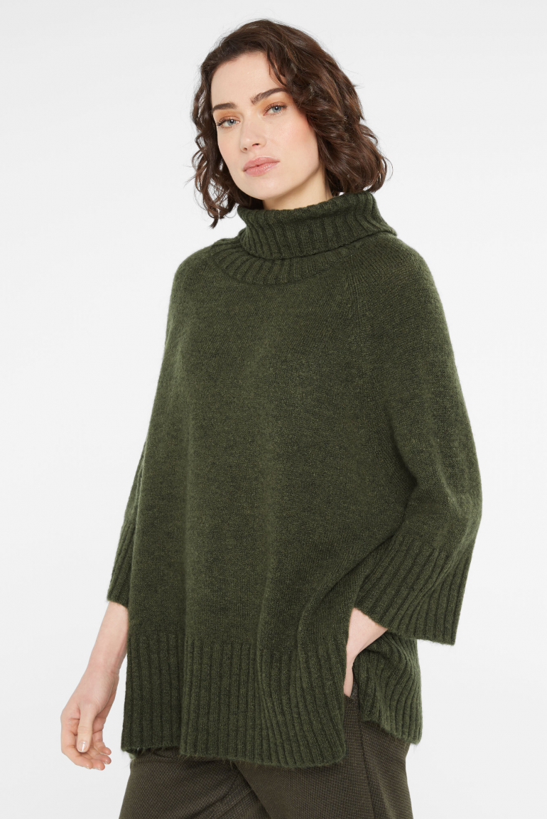 Rollkragenpullover mit verkürzten Ärmeln