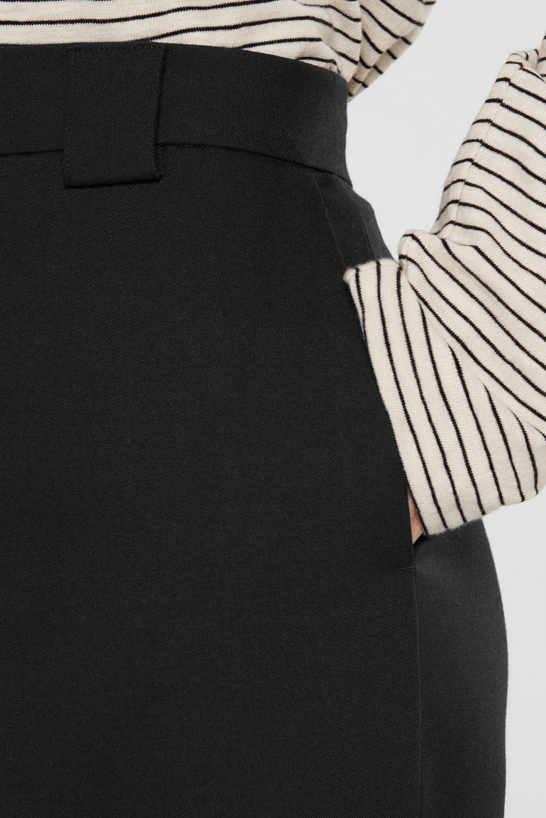 Schmal geschnittener Maxirock FRE:YA mit Anzug-Details