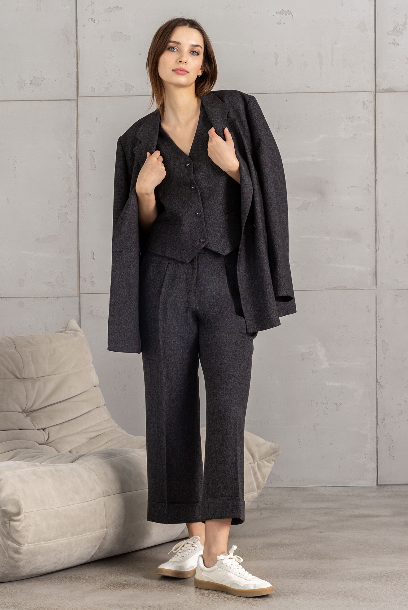 Monochrome Looks Look 7